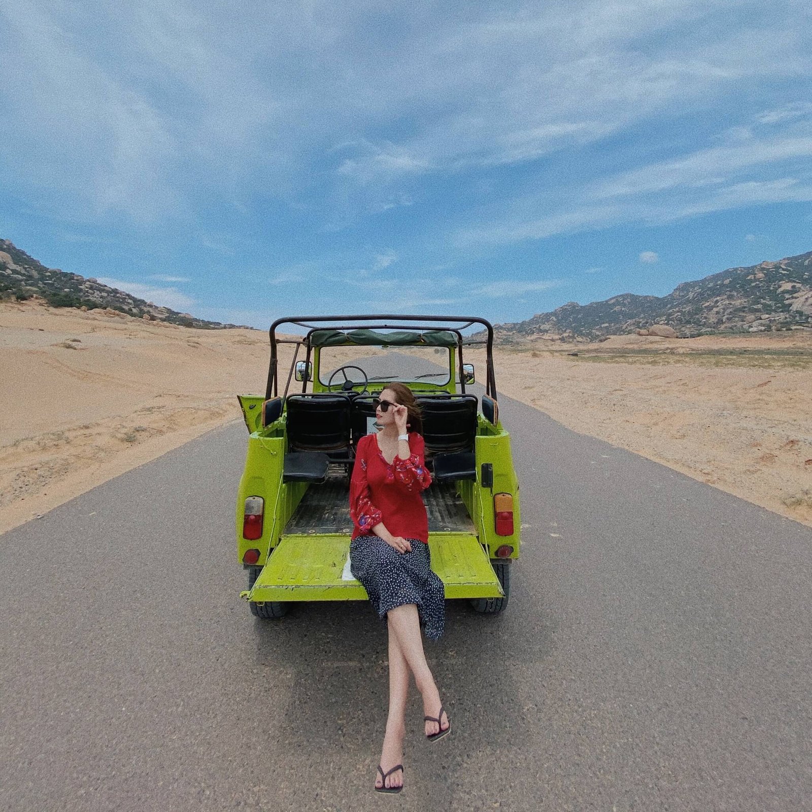 Khám phá trải nghiệm đồi cát Mũi Dinh bằng xe Jeep. Ảnh: Ha Nguyen