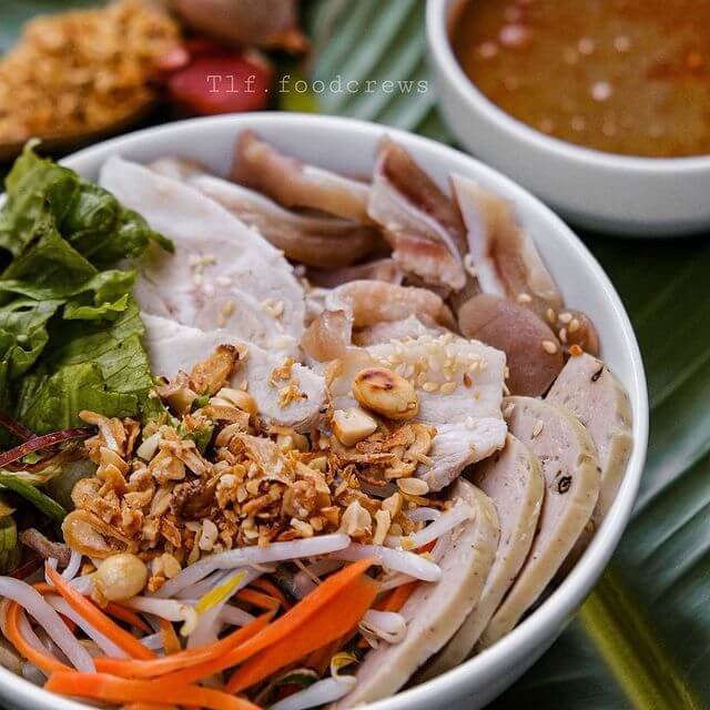 Đặc sản Ninh Thuận ngon - Thưởng thức món bún mắm nêm Phan Rang nổi tiếng. Ảnh: subtleasian.cooking