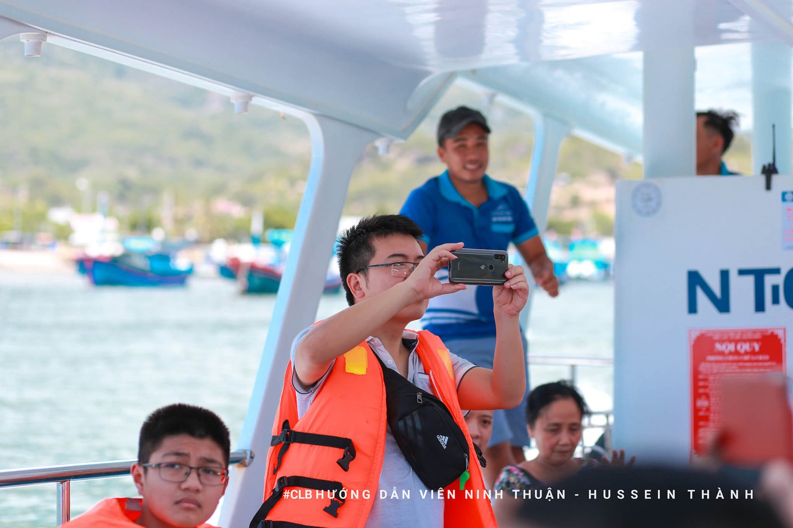 Trải nghiệm biển tại vịnh Vĩnh Hy trong tour Ninh Thuận 1 ngày. Ảnh: Hussein Thành